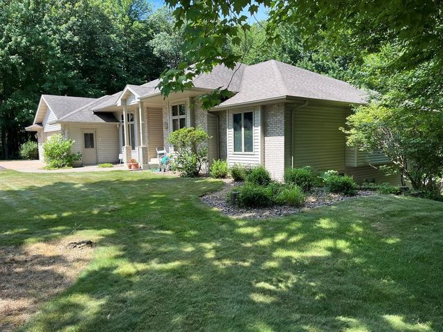 228 Oak Knoll Drive, Chippewa Falls, WI 54729