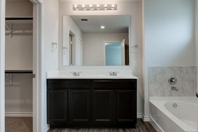 121 Little Wichita, Cibolo, TX 78108