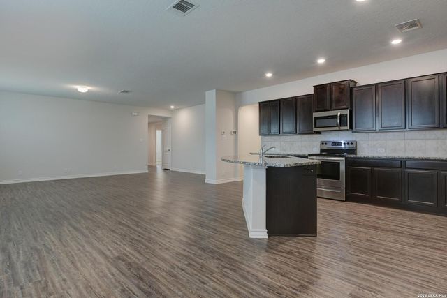 121 Little Wichita, Cibolo, TX 78108