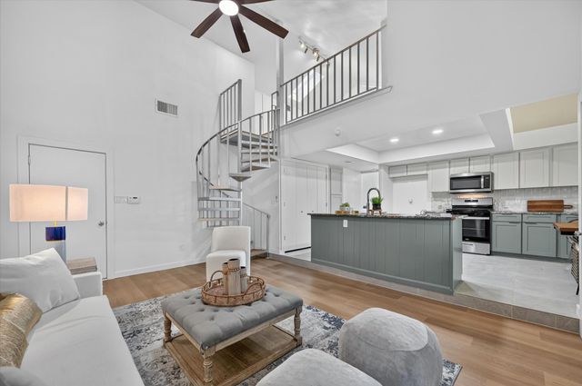 1019 Ridgeview Circle, Carrollton, TX 75007