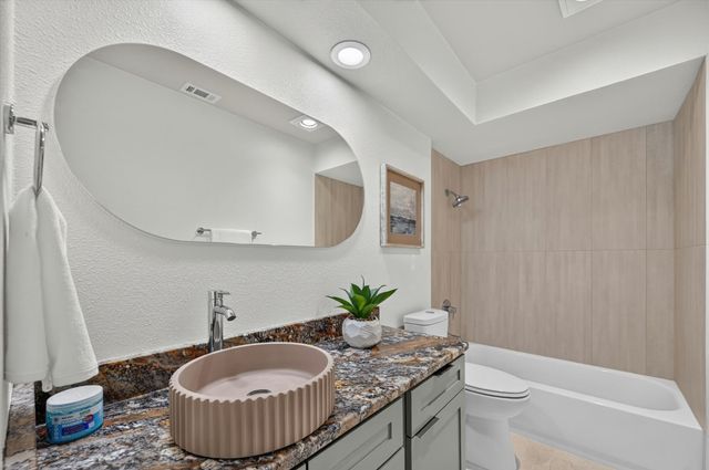 1019 Ridgeview Circle, Carrollton, TX 75007