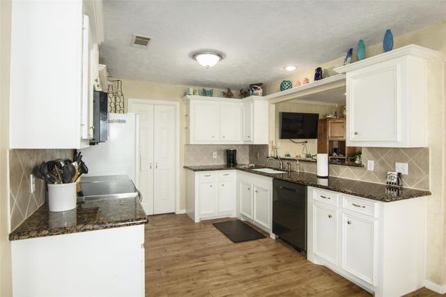 3933 Biscayne Beach Road, Port Bolivar, TX 77650