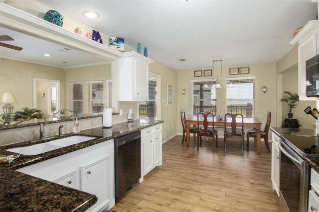 3933 Biscayne Beach Road, Port Bolivar, TX 77650