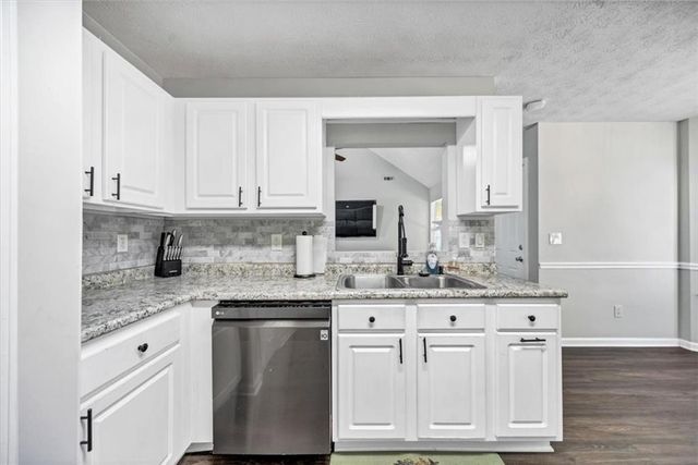 208 Coldsprings Court, Mcdonough, GA 30253