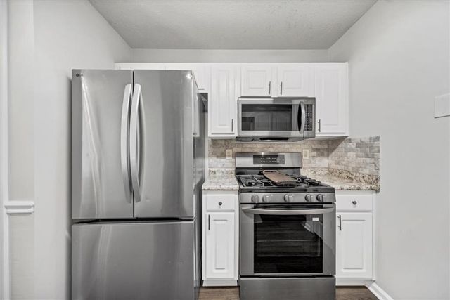 208 Coldsprings Court, Mcdonough, GA 30253