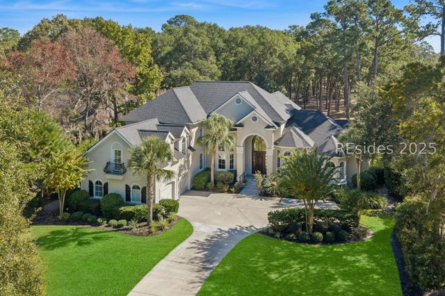 20 Balmoral Pl, Hilton Head Island, SC 29926