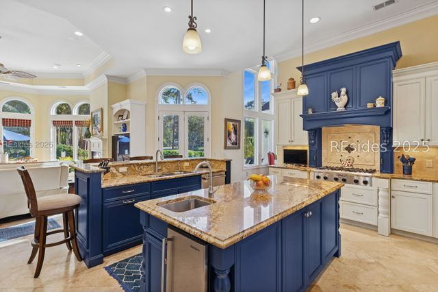 20 Balmoral Pl, Hilton Head Island, SC 29926