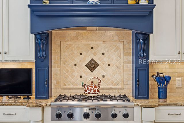 20 Balmoral Pl, Hilton Head Island, SC 29926