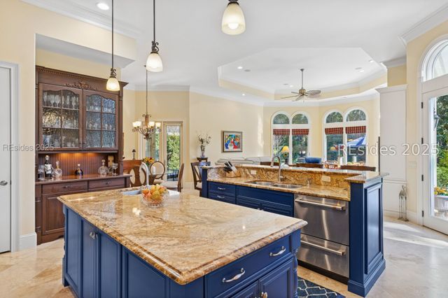 20 Balmoral Pl, Hilton Head Island, SC 29926