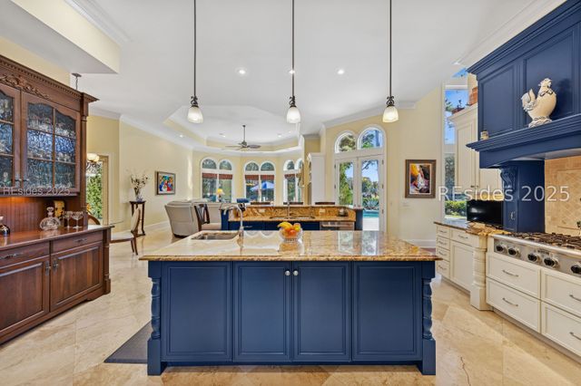 20 Balmoral Pl, Hilton Head Island, SC 29926