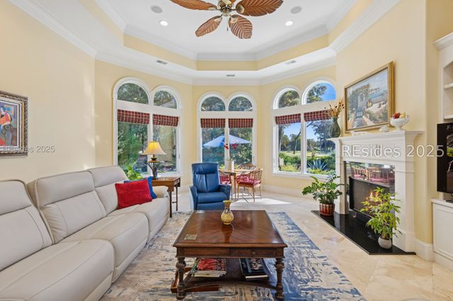 20 Balmoral Pl, Hilton Head Island, SC 29926