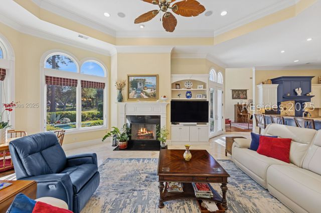 20 Balmoral Pl, Hilton Head Island, SC 29926