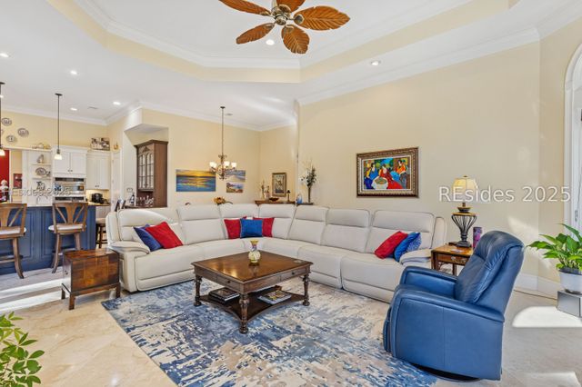 20 Balmoral Pl, Hilton Head Island, SC 29926