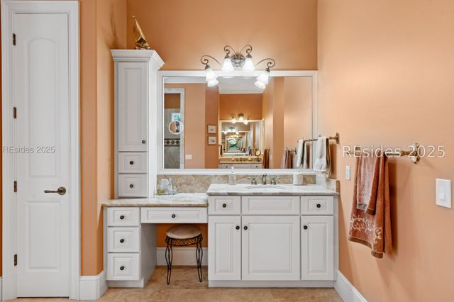 20 Balmoral Pl, Hilton Head Island, SC 29926