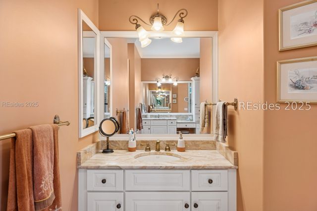 20 Balmoral Pl, Hilton Head Island, SC 29926