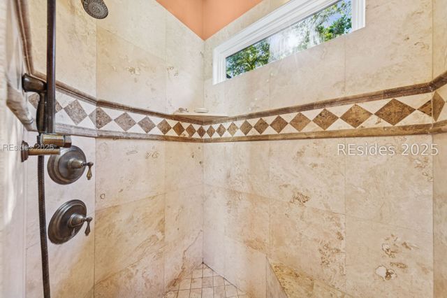 20 Balmoral Pl, Hilton Head Island, SC 29926