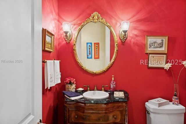 20 Balmoral Pl, Hilton Head Island, SC 29926