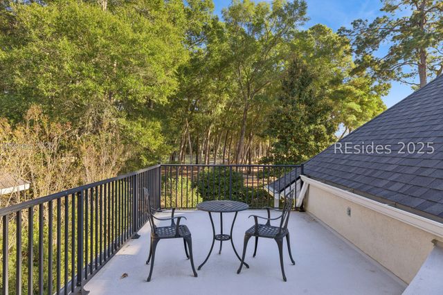 20 Balmoral Pl, Hilton Head Island, SC 29926