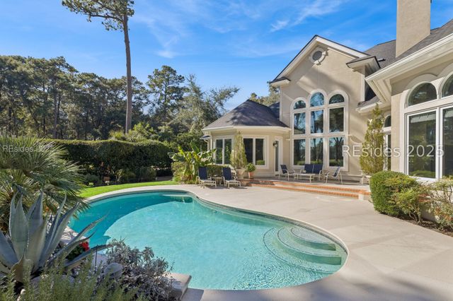 20 Balmoral Pl, Hilton Head Island, SC 29926