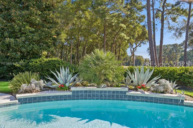 20 Balmoral Pl, Hilton Head Island, SC 29926
