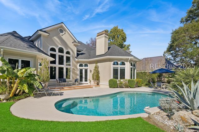 20 Balmoral Pl, Hilton Head Island, SC 29926