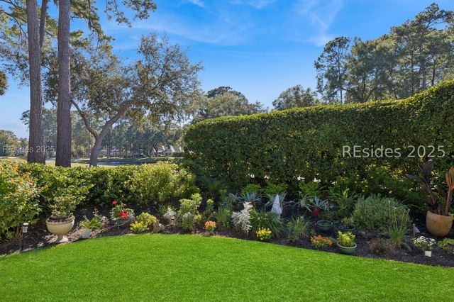 20 Balmoral Pl, Hilton Head Island, SC 29926