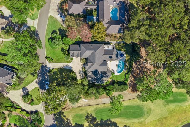 20 Balmoral Pl, Hilton Head Island, SC 29926