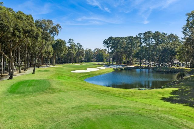 20 Balmoral Pl, Hilton Head Island, SC 29926