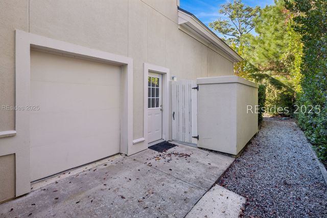 20 Balmoral Pl, Hilton Head Island, SC 29926