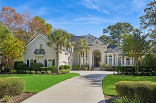 20 Balmoral Pl, Hilton Head Island, SC 29926