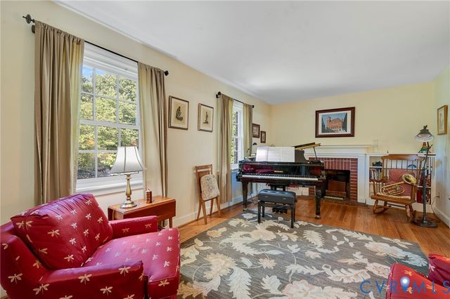 1931 Maple Shade Ln, Richmond, VA 23227