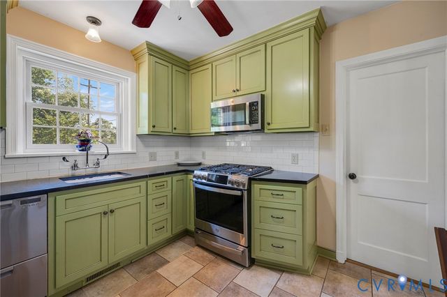 1931 Maple Shade Ln, Richmond, VA 23227