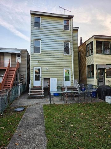 132 Paterson Ave, Paterson City, NJ 07502