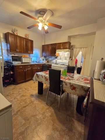 132 Paterson Ave, Paterson City, NJ 07502