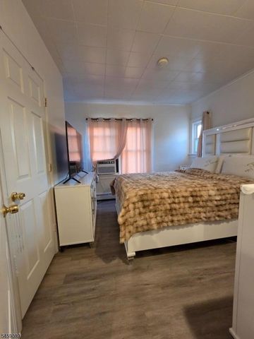 132 Paterson Ave, Paterson City, NJ 07502
