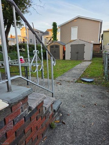 132 Paterson Ave, Paterson City, NJ 07502