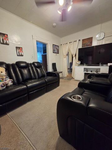 132 Paterson Ave, Paterson City, NJ 07502
