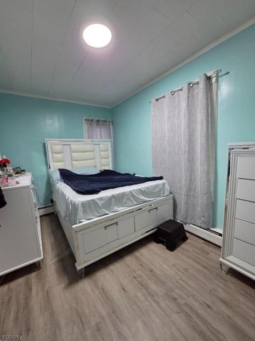 132 Paterson Ave, Paterson City, NJ 07502