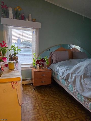 132 Paterson Ave, Paterson City, NJ 07502
