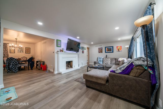 1806 TOWER DRIVE, Jefferson City, MO 65109