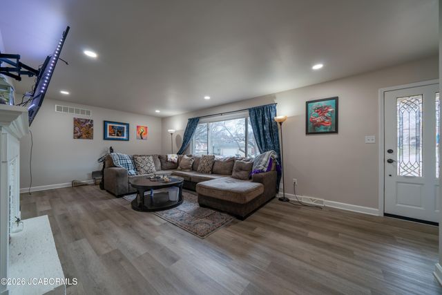 1806 TOWER DRIVE, Jefferson City, MO 65109