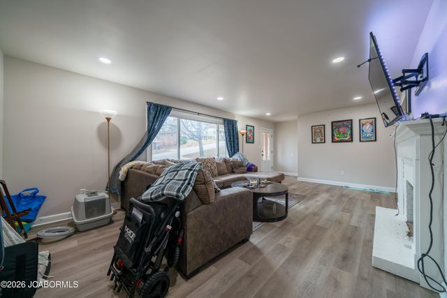 1806 TOWER DRIVE, Jefferson City, MO 65109