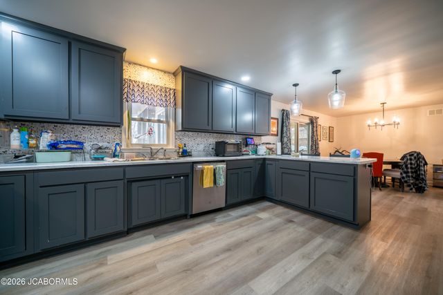 1806 TOWER DRIVE, Jefferson City, MO 65109