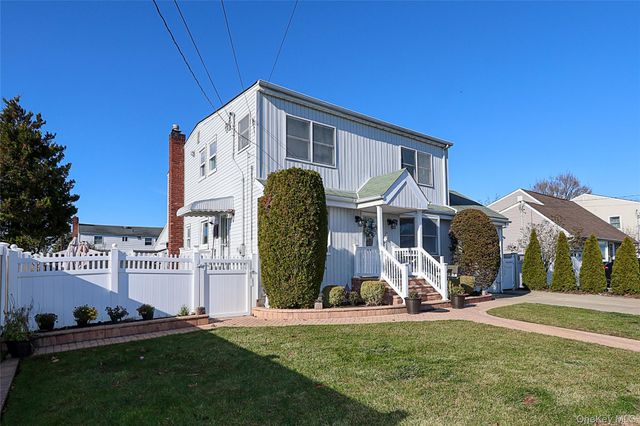 169 N 6th Street, Bethpage, NY 11714