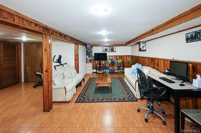 169 N 6th Street, Bethpage, NY 11714