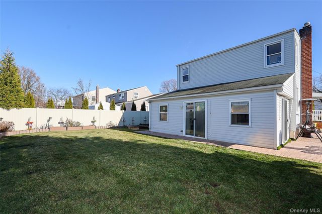 169 N 6th Street, Bethpage, NY 11714