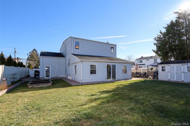 169 N 6th Street, Bethpage, NY 11714