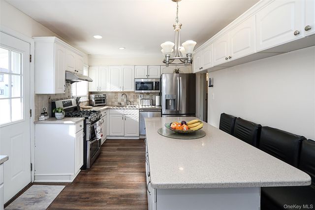 169 N 6th Street, Bethpage, NY 11714