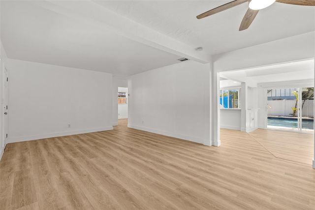 8020 24TH AVENUE N, St Petersburg, FL 33710