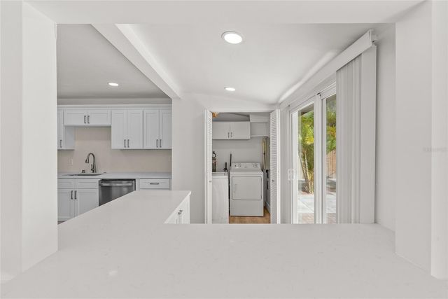 8020 24TH AVENUE N, St Petersburg, FL 33710